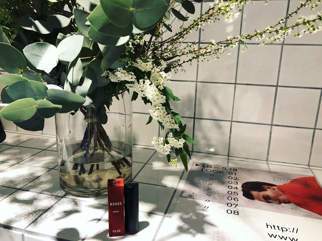 [SOJIN INSTAGRAM(2P)] ssozi_sojin: #CLIO #클리오 #루즈벨벳 #02 #핫티스트💋💋💋 kpopsnaps.com/p/BgI6a_hBwoT #kpopsnaps