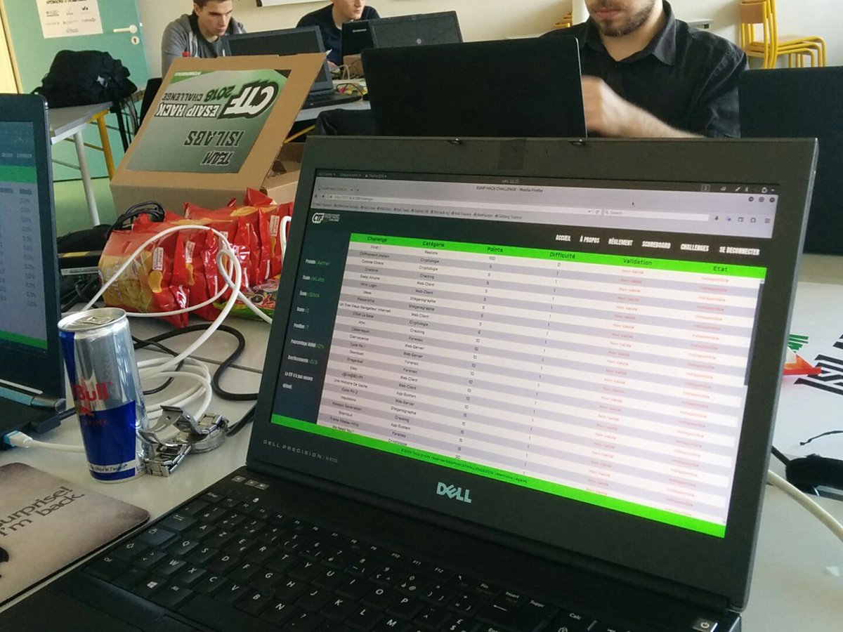 IsiLabs's tweet photo. Les difficultés de connexion nous rappellent les TP Cisco @isima5 #noroutetohost https://t.co/ouauMEdCDx