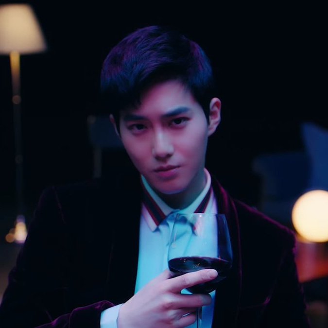 EXOLand09's tweet photo. Mükemmelliğin sınırlarını zorlayanlarda bugün... 💛
@weareoneEXO
#DinnerWithSuho #수호X장재인_Dinner https://t.co/ofD1Borexl