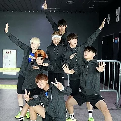 btsarmy07811's tweet photo. 初タグです🙋🙋

🔰ぐくぺん

🔰01line

🔰濃絡みOKです！

#BTS好きな人と猛烈に絡みたくて絡みたくて仕方がないのでBTS好きな人RT #armyさんと猛烈に絡みたいのでRTしてくれた方フォローします https://t.co/LUBeLnbP7v