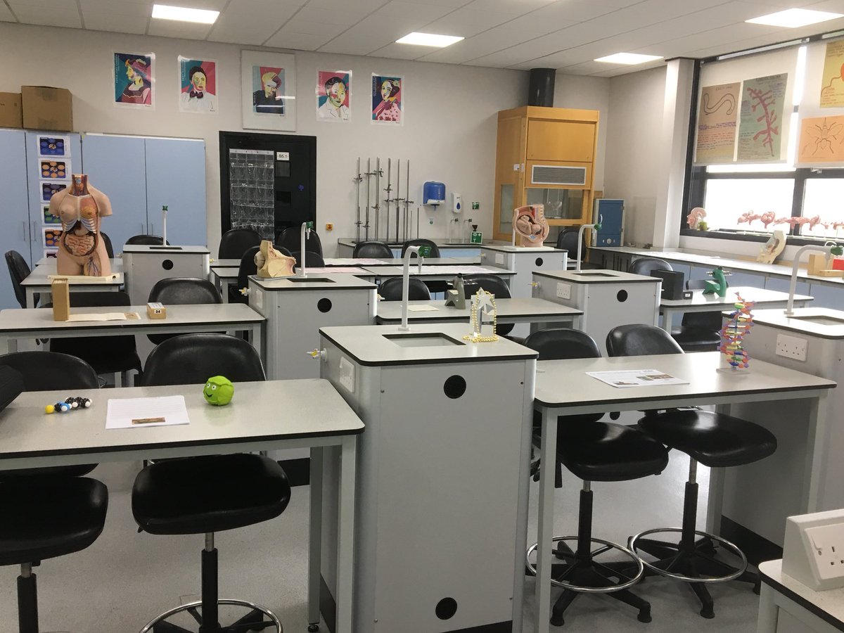 Helenpenk's tweet photo. My lovely lab all set up for The Manchester College open day!! Come and see us!! https://t.co/hgZrHFsQ16