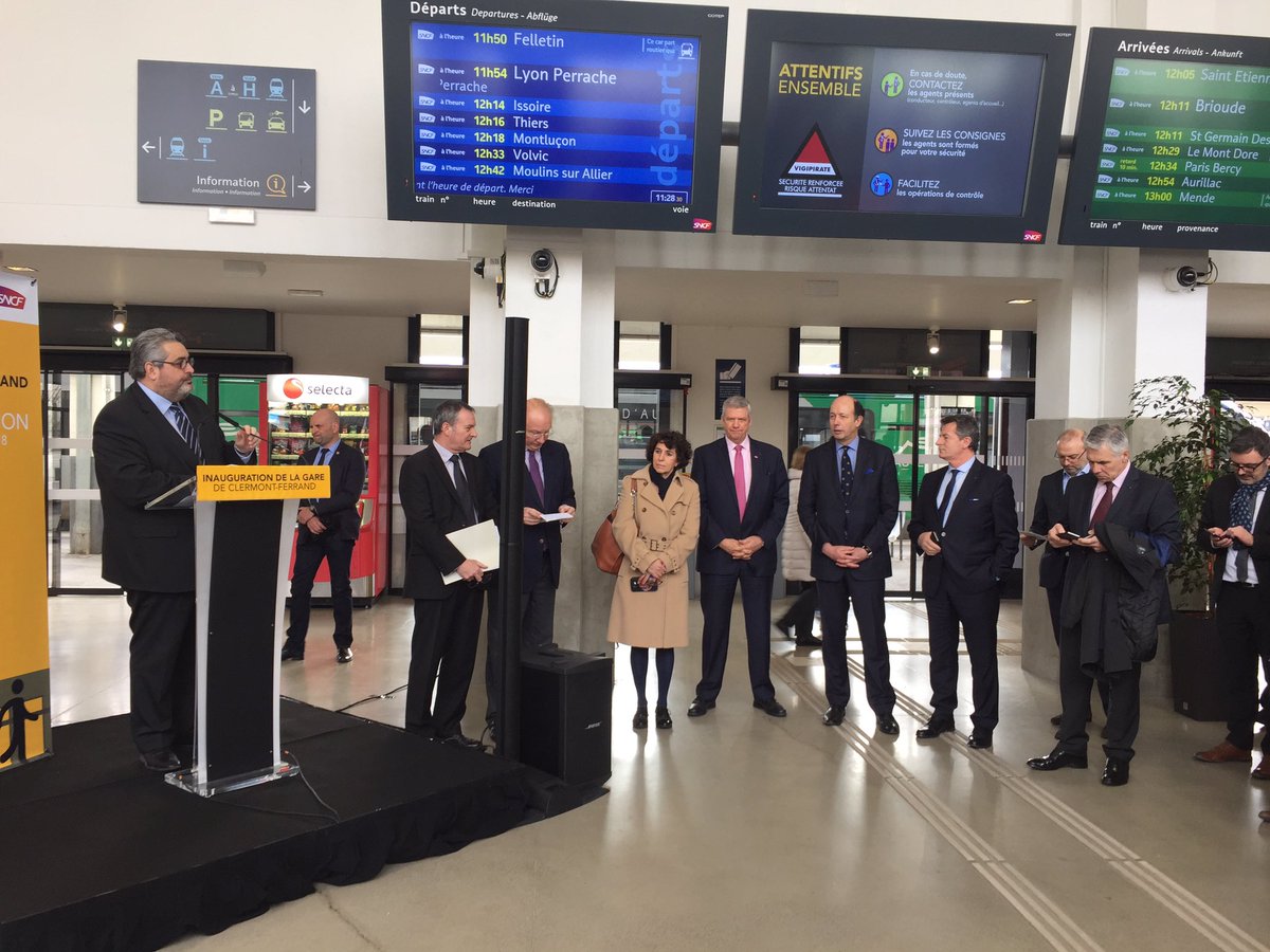 LGiscardEstaing's tweet photo. À l'inauguration de la #gare de #ClermontFerrand en compagnie notamment de #MatineGuibert VP @UDI_AURA Deleguee aux transports region @auvergnerhalpes et de #ClaudeBarbin Pdt de la #CCI63 https://t.co/dlx9o6m5ul