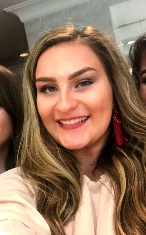 HealthAnglr's tweet image. Teen thought her #drooping eye was #boozerelated, but it was a brain #tumor fxn.ws/2IeKU5f