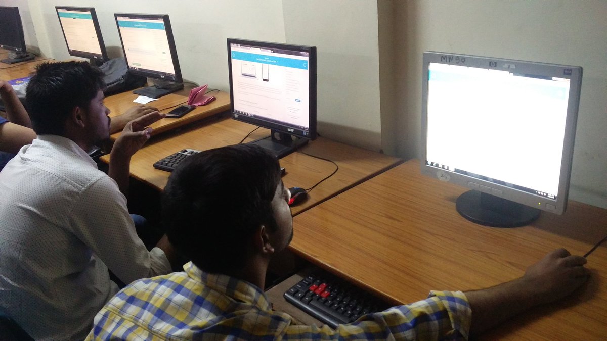 forcemantis's tweet photo. Students learning and acquiring new @salesforce skill using @trailhead #SkillIndia @sfdcsaturday #SFedureach https://t.co/NMpkg36xl4