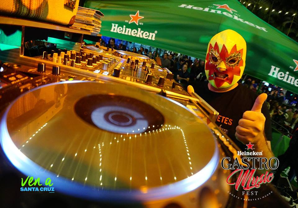SeconJand's tweet photo. Heineken GASTRO MUSIC FEST. Enmascarado Pinchadiscos. https://t.co/0fpM6pQZ9j