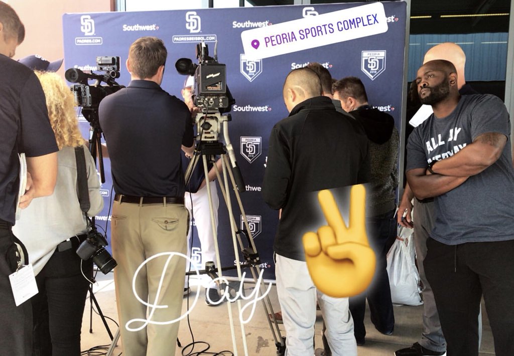 Emilnem's tweet photo. So much fun covering the @Padres these past few days. Wonderful organization. Plus we got to meet @jesseagler 🙌 And we got to see @tonygwynnjr flexin’ at the manager scrum. Plus we got to see @maddiegritsch ❤️⚾️. #SpringTrainingSass https://t.co/jwJLokNNgc