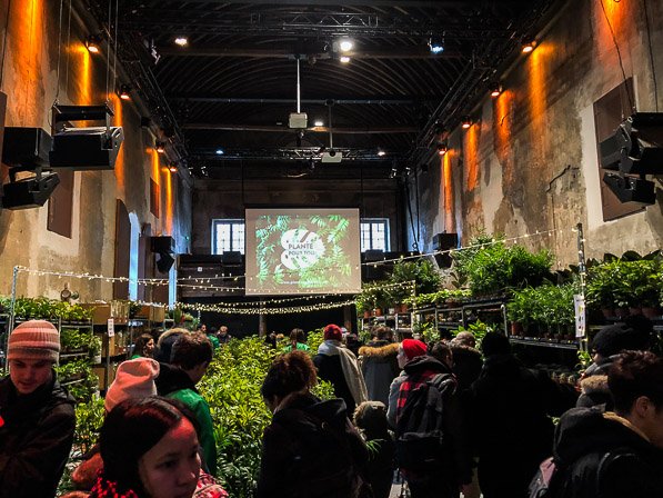 Grande #Vente de plantes d’intérieur les 10 et 11 mars 2018 à <a href="/Paris/">Paris</a> 
pariscotejardin.fr/2018/03/grande…