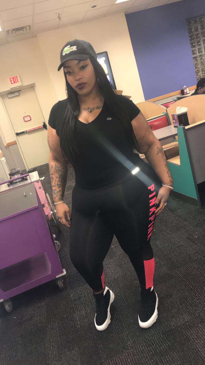 ChynaDiamondz1's tweet photo. Never doubt a woman!!Especially Chyna I show up to show out! https://t.co/PG1oXrjSDh