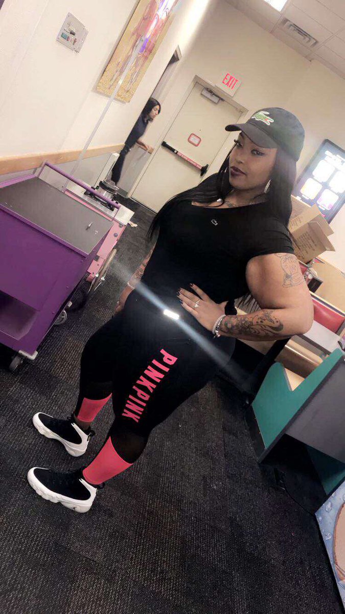 ChynaDiamondz1's tweet photo. Never doubt a woman!!Especially Chyna I show up to show out! https://t.co/PG1oXrjSDh