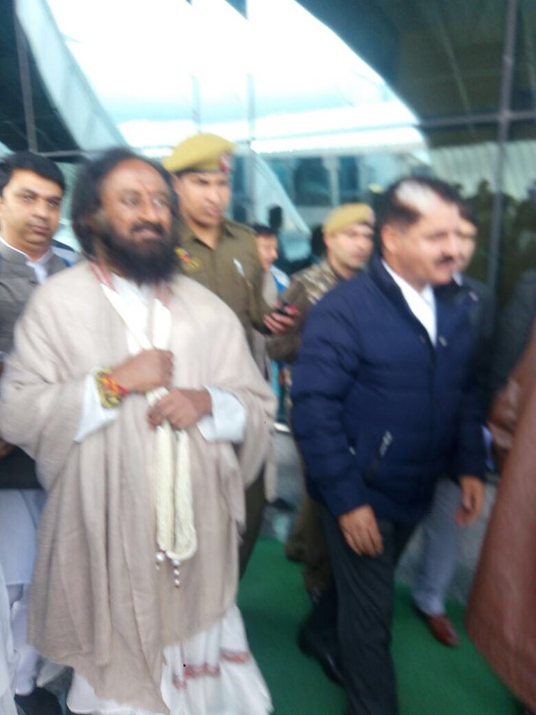 GaneshR6's tweet photo. Stand up for peace!!! Support Gurudev @SriSri for this mission #KashmirForPeace https://t.co/iZ1ulBo1Yl
