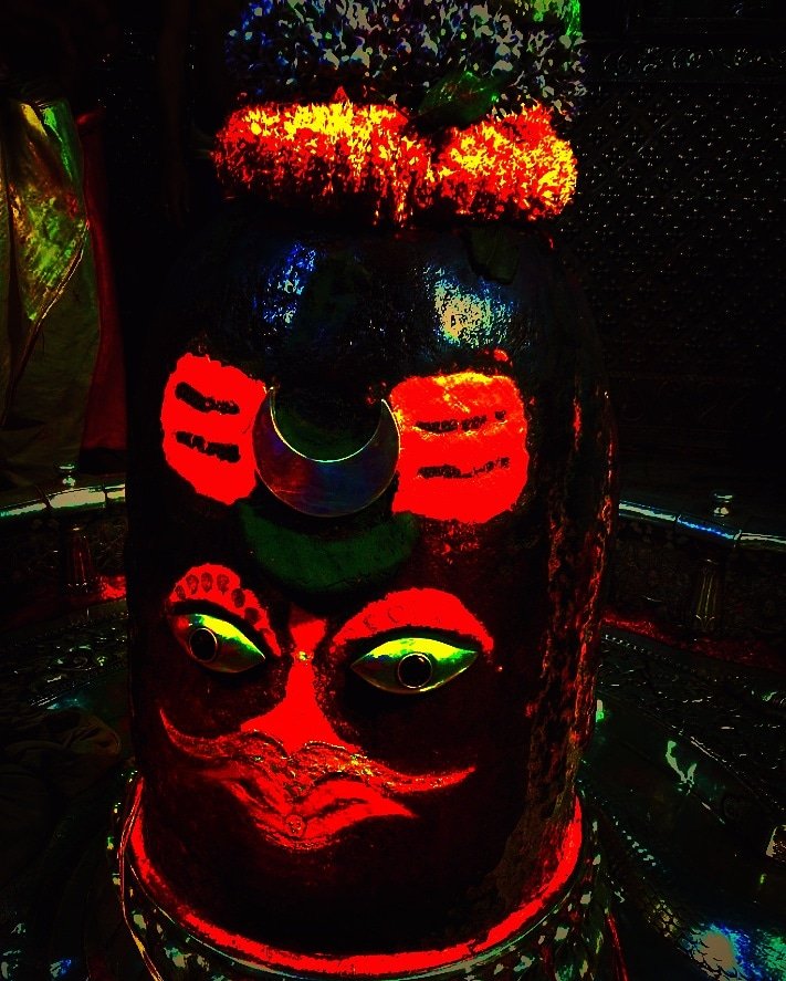 ShreeUjjain's tweet photo. 🙏🌹जय श्री महाकाल 🌹🙏
श्री महाकालेश्वर महाँकाल जी का आज का भस्मारती श्रंगार दर्शन श्री महाकालेश्वर महाकाल मंदिर उज्जैन मध्यप्रदेश से

10 मार्च 2018 ( शनिवार ) https://t.co/5bufYrZOXK