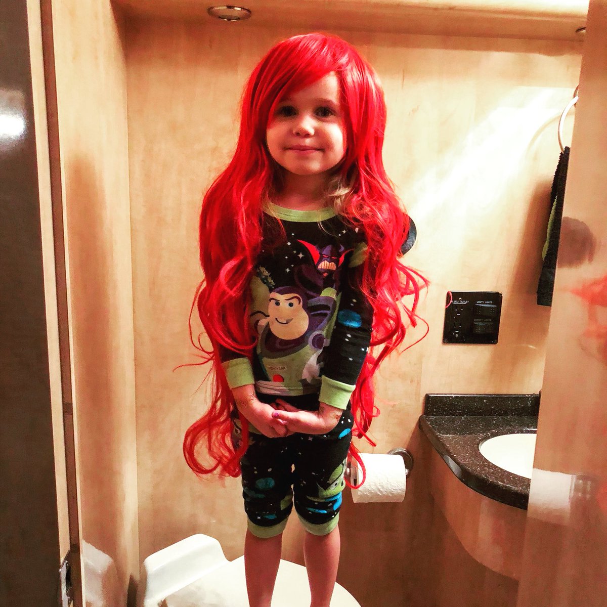 lights's tweet photo. Show in Detroit tonight was incredible. Shaved like 25 years off my life wow https://t.co/xYF72gTakf