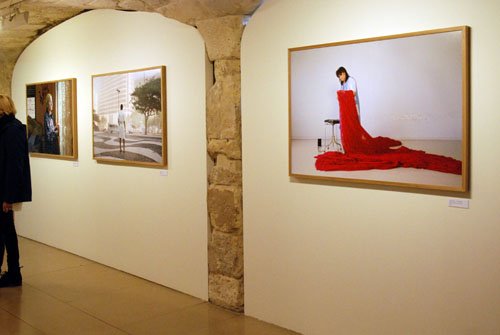 FranceFineArt's tweet photo. #expo Envisagées de Olivia Gay @mep_paris un travail consacré aux femmes où #OliviaGay porte son regard sur toutes ces femmes de l'ombre #ITW @GayLarrayadieuO à écouter @FranceFineArt https://t.co/6JAavQefy0 https://t.co/gVBuiTJJUc