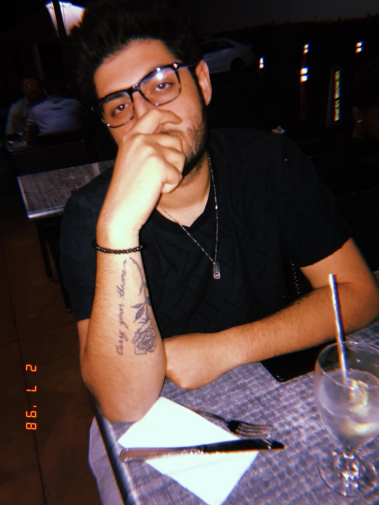 FaZeNikan's tweet photo. 🤓 https://t.co/saJ9xMzqbW