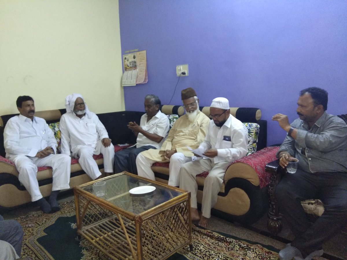 gmdarif26's tweet photo. Urdu Academy Chairman
AP Discuss about minority shadi Khana etc.,issue with @Dilawar12345786 #MIMLEADER & others in Adoni
Program organized by Meraj society Adoni https://t.co/rxB6wDvj8b