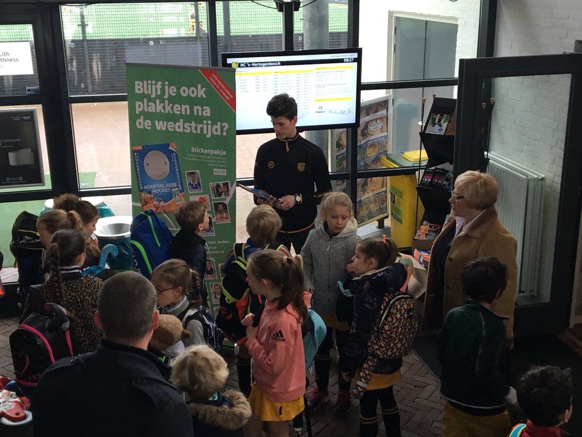 HCHertogenbosch's tweet photo. Sticker-actie Hoofdklasse los @HCHertogenbosch #spaaralonzehelden #stickr #plaatjes #sparen #volghcdb https://t.co/mu1AA7c3rH