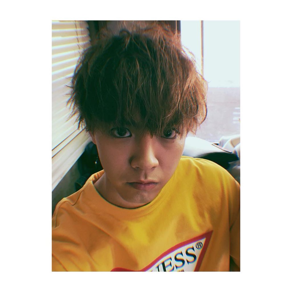 8Gene5's tweet photo. 無事に公立高校入試終わりました。
応援してくれた方ありがとうございました。🙇🏻

そして！明日は今のiPhoneとさよならして、新しく機種変して、Twitterも垢を変えるので、お迎えは仲良い人のみしたいと思います。
お迎えしてくれという方がもしいれば、ふぁぼをしてくれれば行きます👍🏻 https://t.co/YC0AEn0qZc