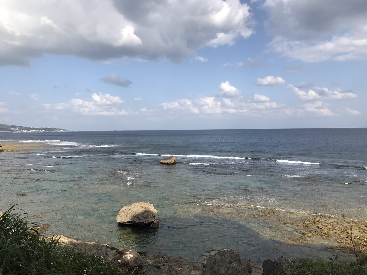 okinawanderer's tweet photo. Wandering Okinawa! @Giiza Banta(cliff) in Yaese town! A Super scenic view!! Will introduce more detail on the 3/25 issue!! Don't miss it!! #giiza #banta #cliff #yaese #okinawa #waterfalls #ocean #ギーザバンタ #やえせ #オキナワンダラー #okinawanderer https://t.co/FI11PdrhH0