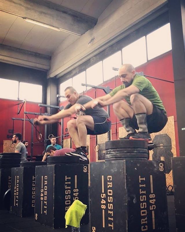 P_aracetamolo's tweet photo. Da quassù è più fico!
#crossfit548 #cf548 #crossfitter #healthy #Molecola #wod #wodoftheday #boxjumps
#sottoilparallelo #crossfititalia #fitness @fit.italia @crossfit_548 @crossfitwod @crossfit_italia https://t.co/F7O1xSIF9j https://t.co/eFEhyplR9S