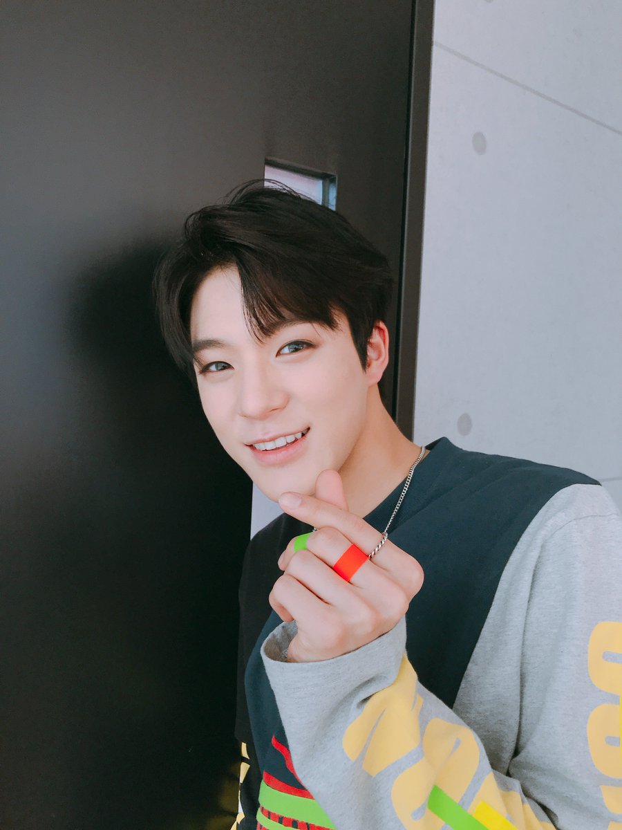 NCTsmtown's tweet photo. 💚YO! DREAM GO! DREAM 쩔어주자 파이팅!💚
☺️

#NCT2018_EMPATHY D-4
#NCT #NCT2018 #NCT_DREAM #NCT_DREAM_GO #GO https://t.co/RSW86S1KA3