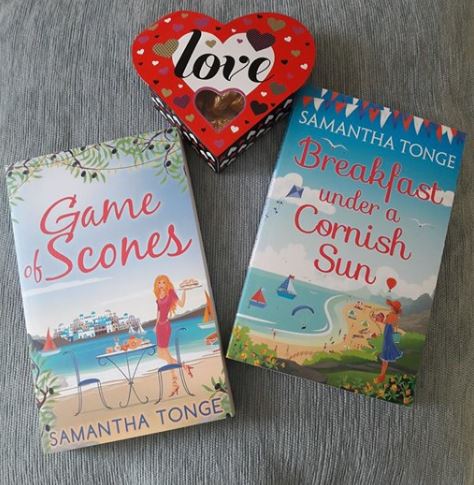SamTongeWriter's tweet image. Does a woman in your life deserve this FABULOUS, FEEL-GOOD book bundle for #MothersDay ?
And chocolate?
RT and follow me for a chance to win!
Closes Sunday 11/3/18 midnight UK time
#COMPETITION #WIN
#amreading #SaturdayMorning
