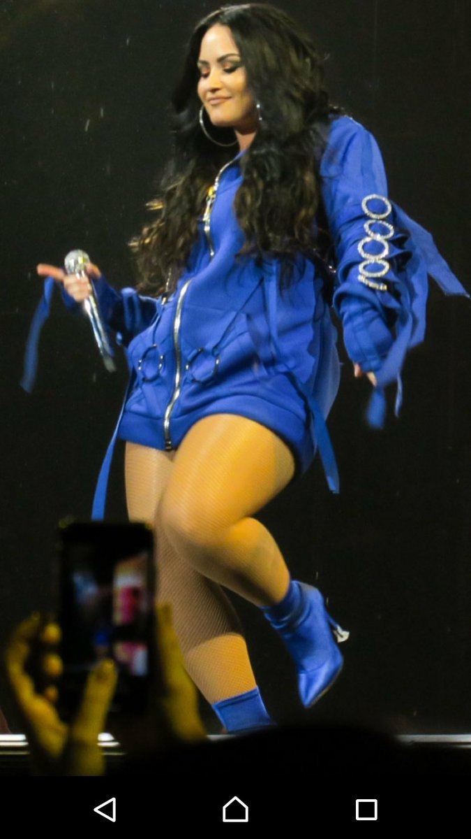 _sevvalyakar's tweet photo. ölüyorum #KCA #FavFemaleArtistDemiLovato https://t.co/MnHb7GfBFG