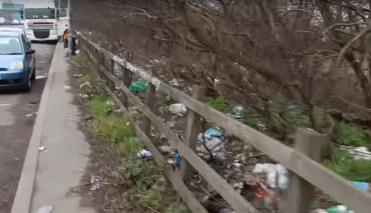 Fed up with the filthy state of Britain's major roads? Sign this petition with the aim helping <a href="/CleanHighways/">Clean Highways</a> persuade @HighwaysEngland to raise its game. change.org/p/jim-o-sulliv… And please retweet so others who feel as strongly can do the same.