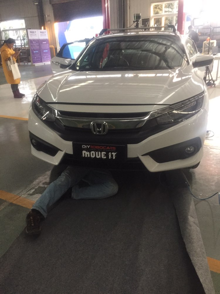 thepixmoving's tweet photo. Some real #hacking begins right in the afternoon. Discussion, grouping, and hands-on! #MoveitHackathon #DIYRobocars #CarEngineering #hackathon What will be the final outcomes? haha 🤓 https://t.co/M2AlUSCwXS