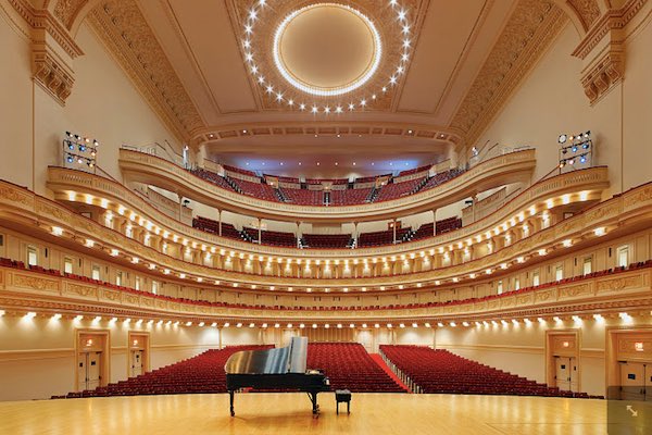 andrewAPUSH2018's tweet photo. What an exquisite hall ! What exquisite man could have founded this ? Oh yes that’s right, ME ! #carnegiehall #urbanlife https://t.co/w6xv9aduAv