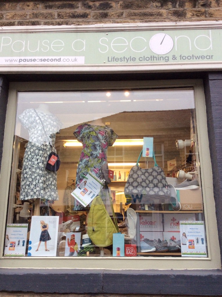 Pause A Second tweet media