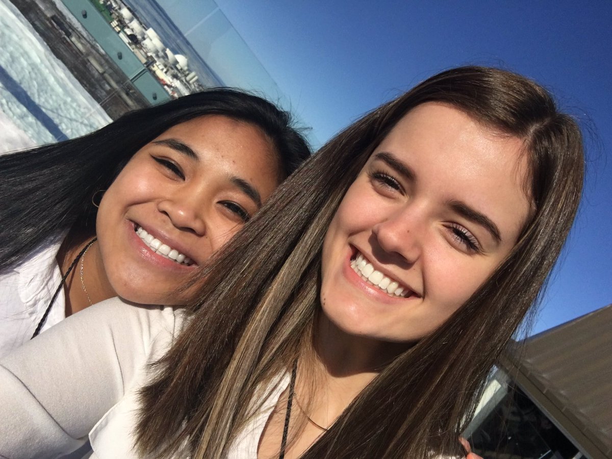 gracesmith_2's tweet photo. happy 18th birthday nuggets💓💓🎉 #ilyboth #nerds https://t.co/zNcozt1426