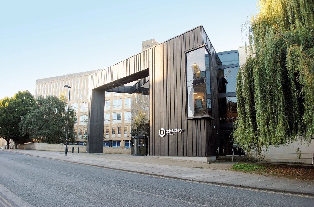 Are you thinking about doing a full-time or part-time course? If so, pop along to our Open Event today from 10am - 1pm at the Bath City Centre Campus, you can meet the tutors, speak with current students and have a tour of our facilities #bathcollege #OpenDay #Careers #education