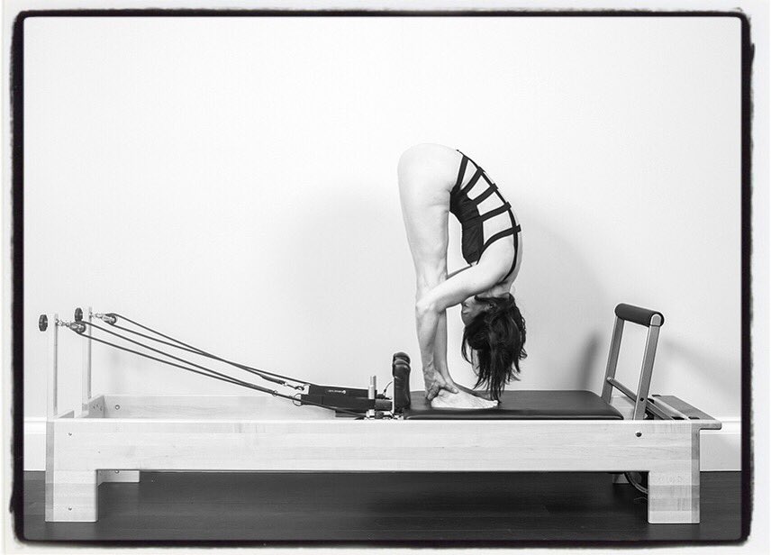 JulietLemon's tweet photo. Treating you to some gorgeous photos from Judy’s #ReformerPilates photo shoot at Core Cobham Pilates Studio 💫
.
#cobham #putneyphotographer #putney #corecobham #cobhampilates #pilates #cobhamphotographer #cobhamweddingphotographer #pilatesphotography @allaboutthecore https://t.co/HrK3XY8WDl