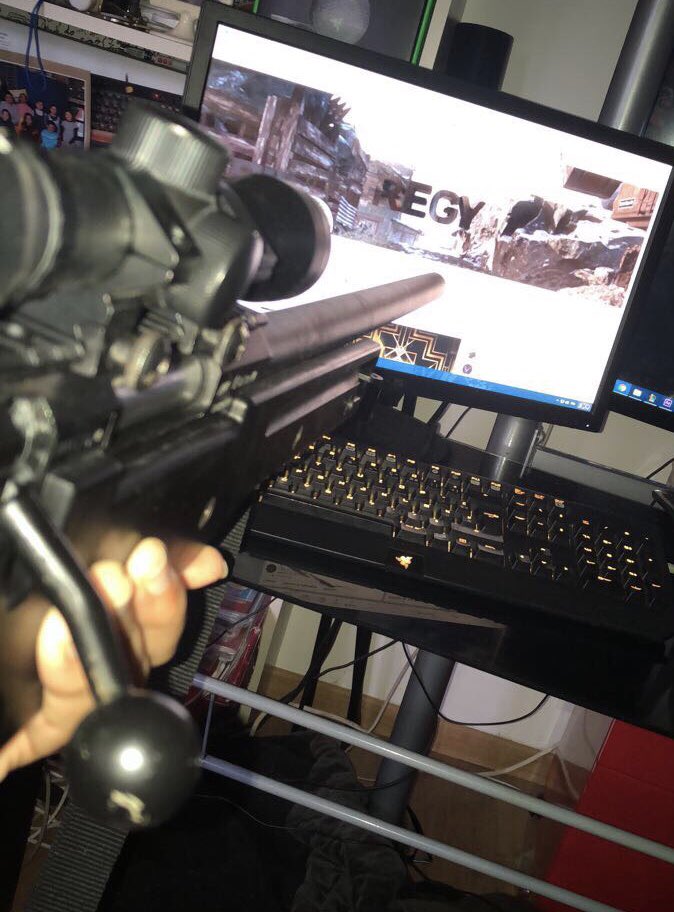 xRedji's tweet photo. Retweet for a L96A1 pointed at ur Twitter profile https://t.co/b0Djui92UT