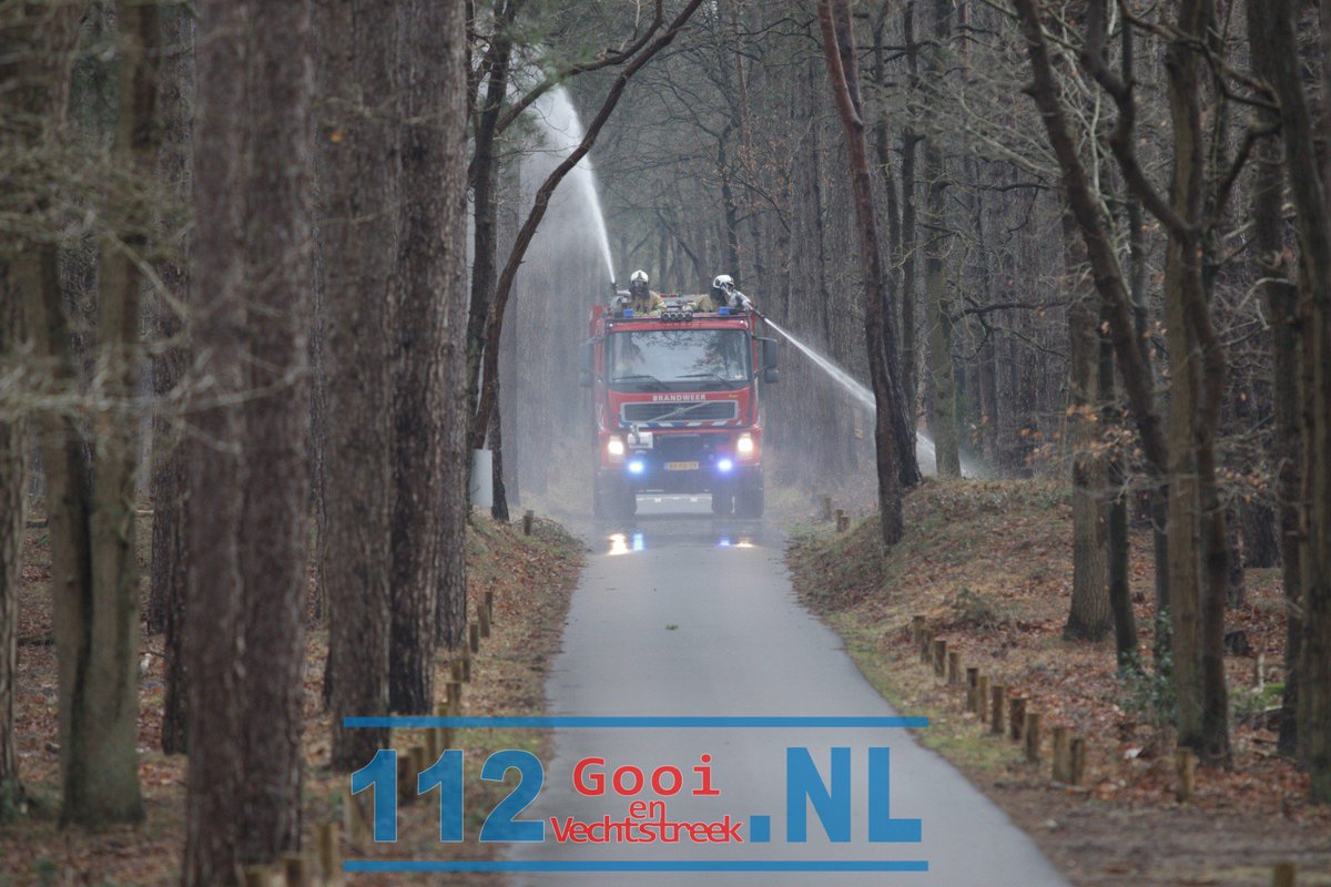 Op dit moment word door <a href="/BrwGooiVecht/">Brandweer GooiVecht</a> een bos/heide brand geoefend op de hoorneboegse heide samen met <a href="/vrutrecht/">Veiligheidsregio Utrecht</a> #112gv #Regio14nl #bosheidebrand #nieuws #foto #gooi