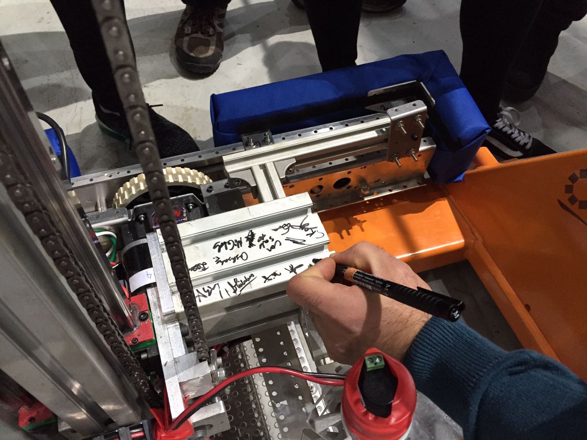 itugvo's tweet photo. Ekrem Elginkan Lisesi Robotik Takımımız ITURoBee, İstanbul Ülker Sports Arena'da
bugün başlayan ve pazartesi gününe kadar devam edecek olan FRC İstanbul Bölgesel Turnuvasında! Öğrencilerimize başarılar dileriz! #FRC #ITURoBee https://t.co/iyBdS05MnO