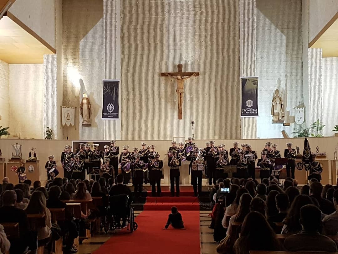Gracias a la <a href="/BandaJdC/">Banda de la JdC</a> por venir ayer a celebrar este maravilloso concierto benéfico en nuestra parroquia, por su humildad y por esos recuerdo que mos trajeron a todos.
GRACIAS!!
<a href="/JdC_Cuenca/">Junta de Cofradías de Cuenca</a>