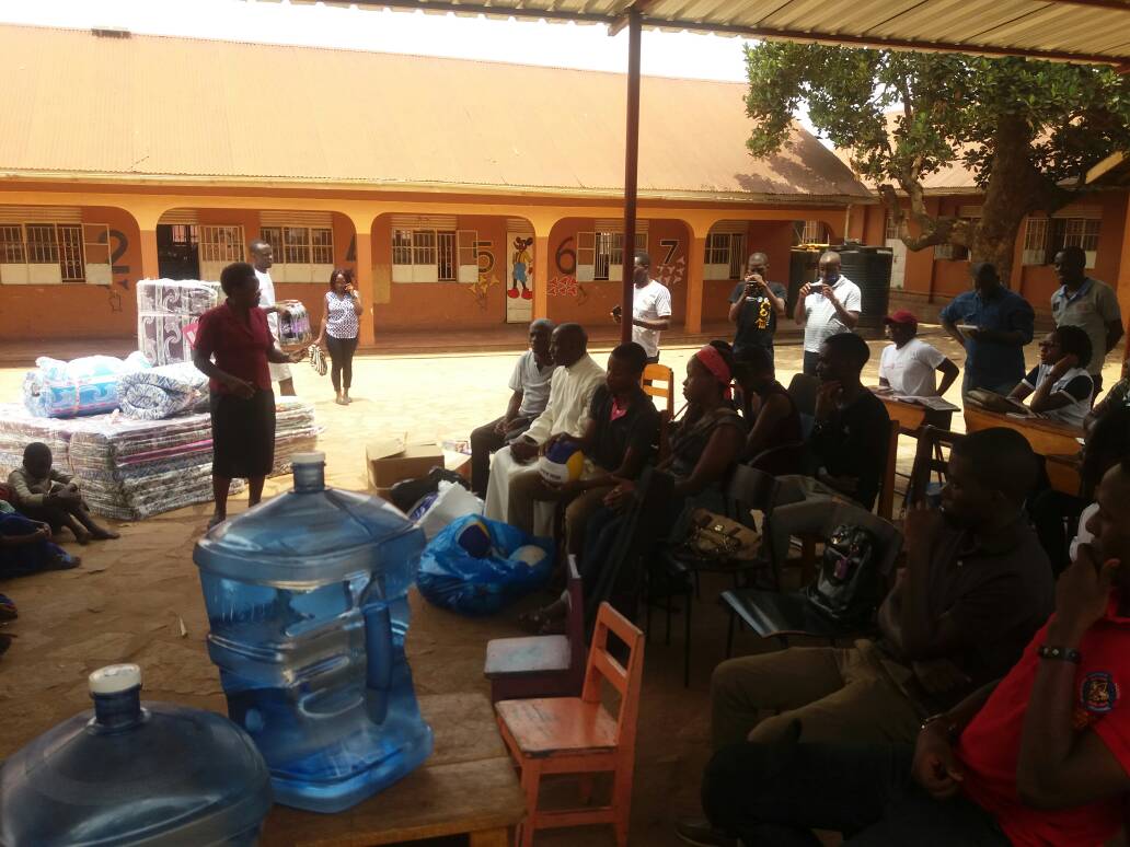 _kigozi's tweet photo. The head teacher Mulago school of the deaf shares some of the challenges they face: 
1. Inadequate funding to meet power and water bills
2. Inadequate beddings
3. Neglect of children at school by some parents due to stigma
4. Inadequate food

#SupportTheDeaf @RotaractMulago https://t.co/bccVkpgmTt
