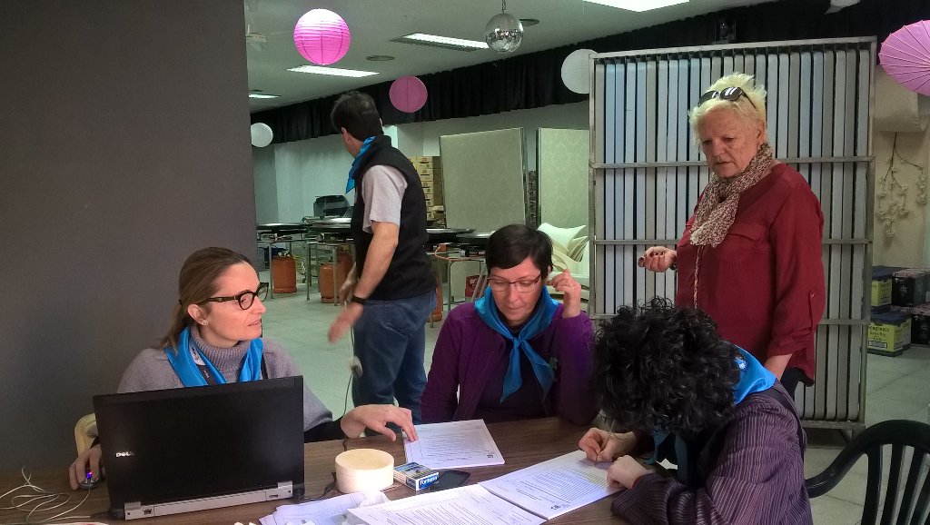 Preparando las paellas para 1.000 personas. Este año récord!! Som grans! Nuestra #falla está de moda <a href="/JCF_Valencia/">Junta Central Fallera</a>