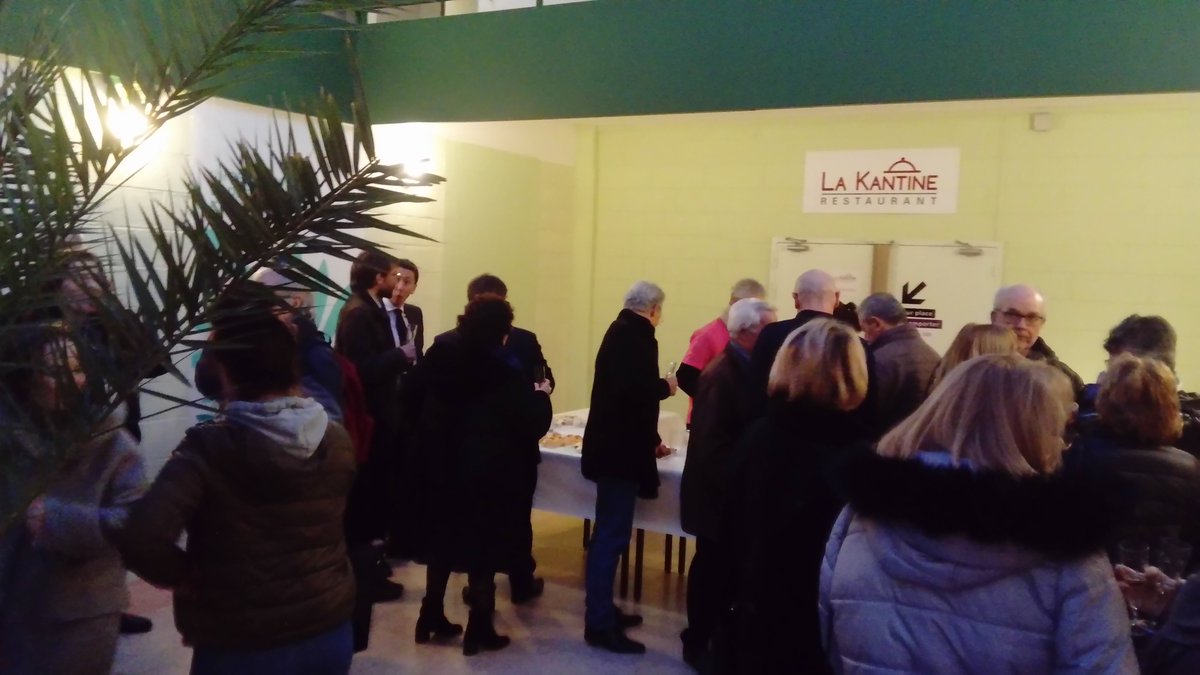 CreActives's tweet photo. #journeedesdroitsdesfemmes : l'exposition #CouleursdElles de #LaCousiveDesTalents est visible jusqu'à fin mars à #Promopole #sqy. Nous sommes fières de marrainer cette exposition d'artistes féminines. Merci @DumouchyS. https://t.co/atcdQ03FfA