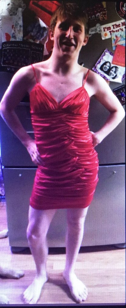 KelseyExiB's tweet image. In honor of @smashbaw not getting DFRD 3 times in a row, he dressed up for this special occasion