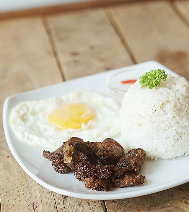 Happy-silog 👍
#FoodPorn
.
.
.
.
.
#darlingweekend #vscocam #artofvisuals #liveunscripted #feelfreefeed #visualsoflife #vscophile #mytinyatlas #seekthesimplicity #vsco #livethelittlethings #flashesofdelight #thatsdarling #nothingisordinary #jointheclass #darlingescapes #wonde…