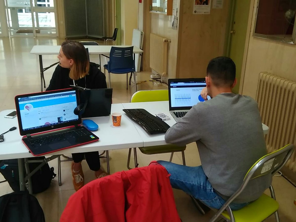 heartBit_cc's tweet image. Ultimando detalles del proyecto #HackforGood @CatedraTEF_UEx @pjclementem