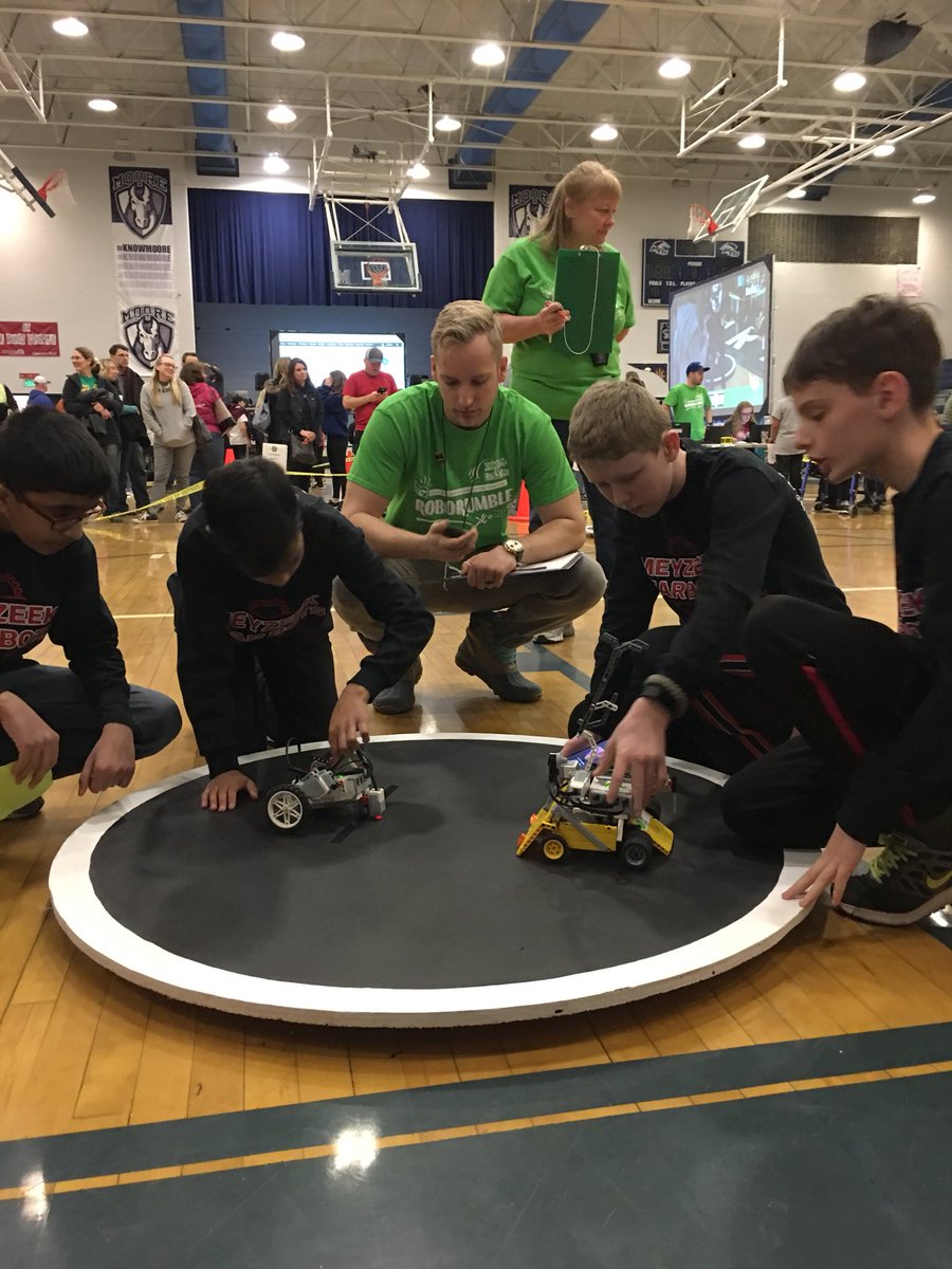 The KDF/JCPS Robo Rumble is underway. #WeAreJCPS <a href="/SamtecInc/">Samtec Inc.</a> <a href="/KyDerbyFestival/">KY Derby Festival</a>