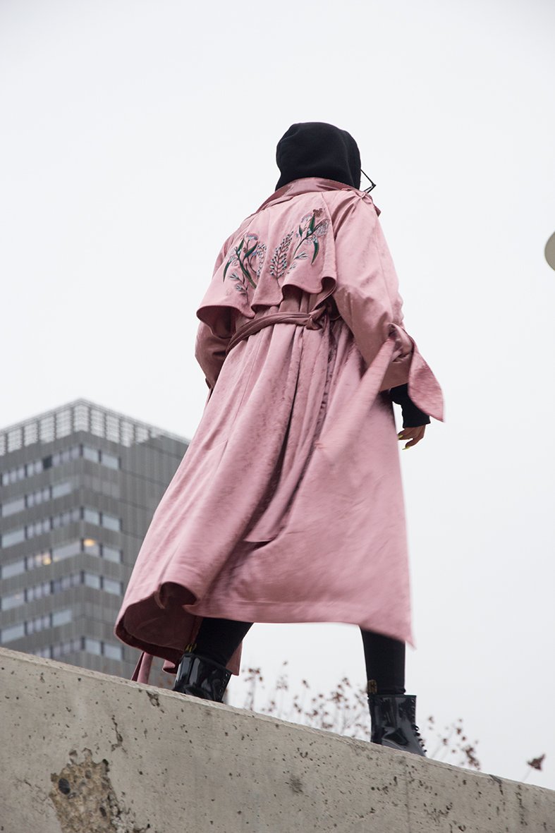 rumour_ch's tweet photo. Ti:Baeg Embroidered Trench is BACK IN STOCK! 
Checkout our Snow White turns Huntsman editorial. https://t.co/N02PmqgwqS
#spreadtherumour #urbanfairytale https://t.co/HSB15xhZKk