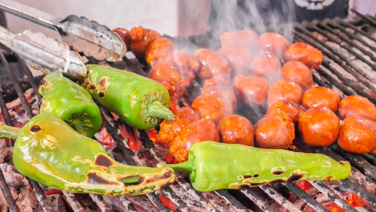 NEW VID is UP! Check it out now on Youtube! We found a ton of amazing street food in the Tlacolula Sunday market outside of Oaxaca, Mexico!
youtu.be/2Yz6TGWgclU