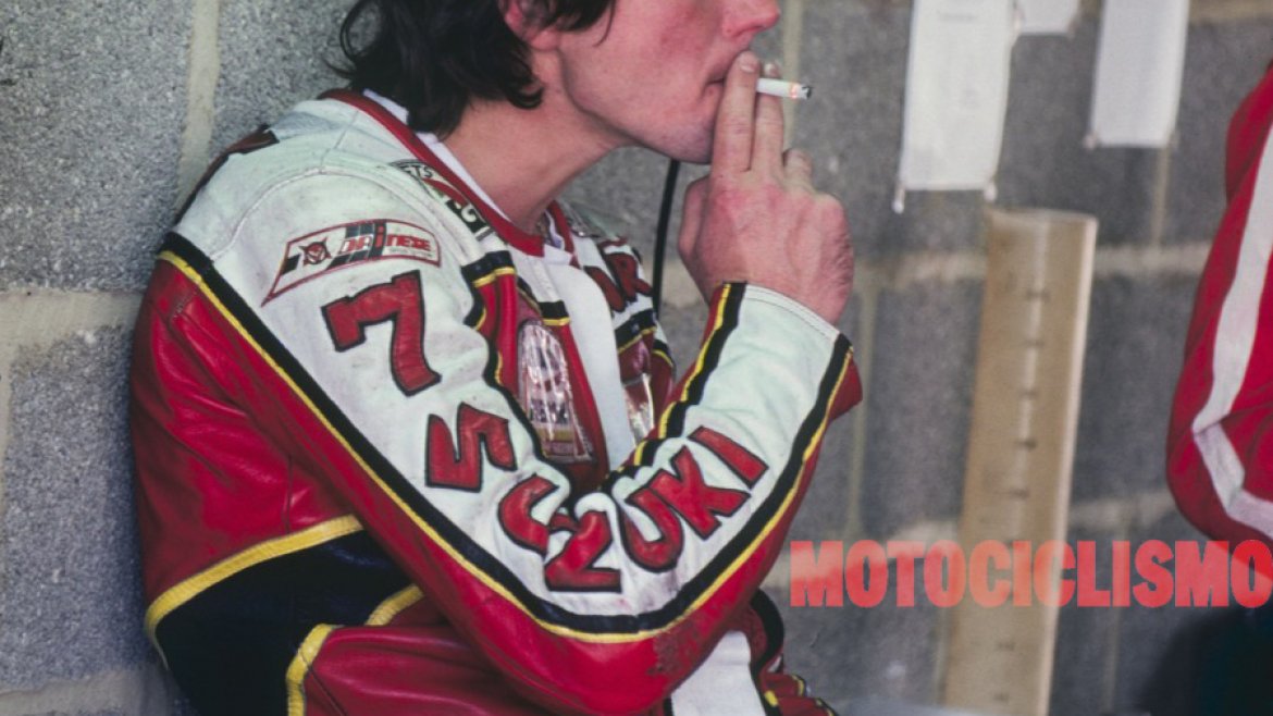motociclismo_es's tweet photo. Ya son 15 años sin Barry Sheene, el hombre que cambió el motociclismo a base de carisma con su icónico número 7
https://t.co/huL1rk9vIJ https://t.co/B7kxwgIiO6