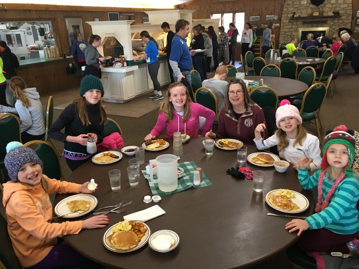 dubois_mark77's tweet photo. @quakerhavencamp all you can eat pancakes .... now I know why I ran this AM. 🏃#saprun #5k https://t.co/A1k1iLAzqA