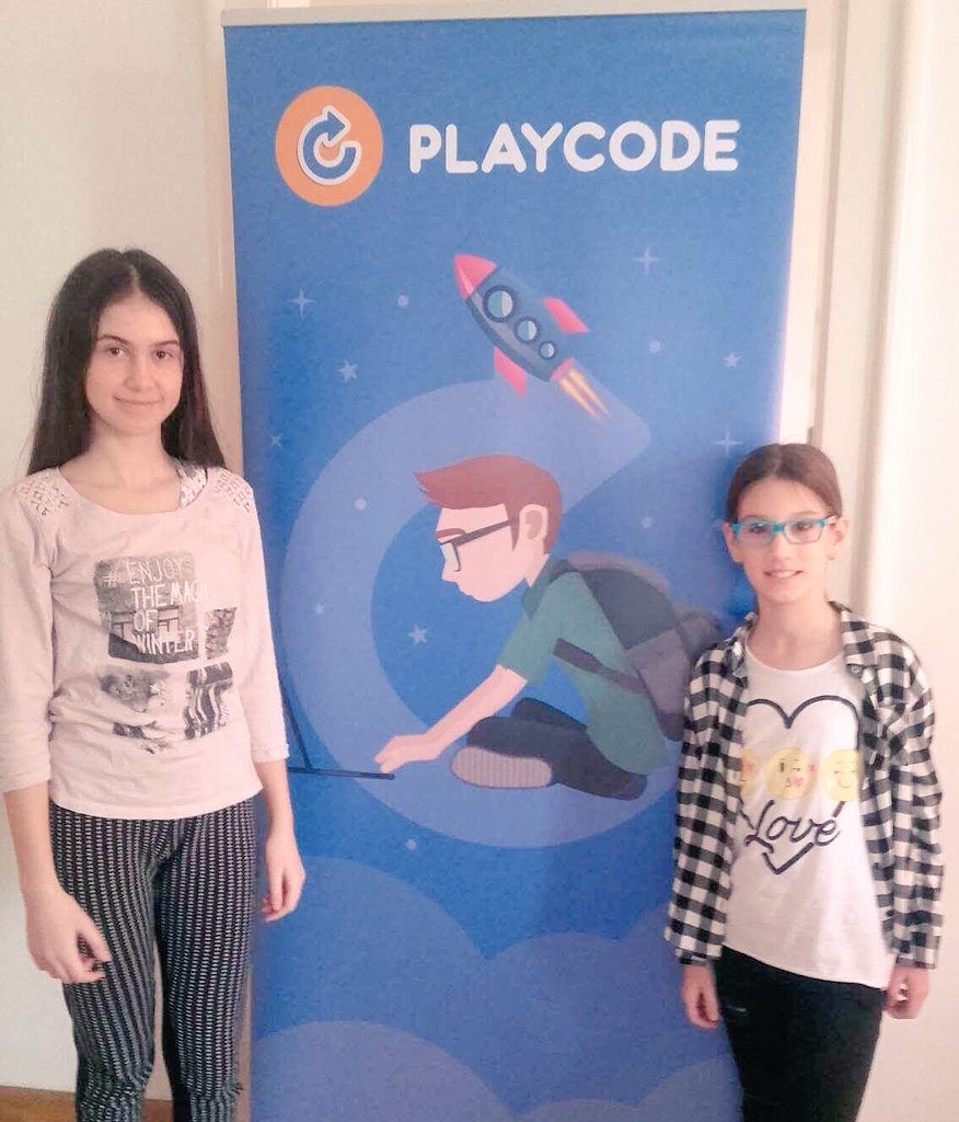 Hvala @playradiors . Ove dve decojčice su zahvaljujići vama dobile besplatan kurs programiranja u našoj školi koji je počeo danas! #programiranjejezabavano #girlpower #playcode #programmingforkids
