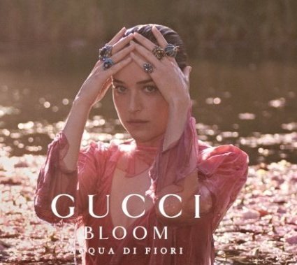 nurplj's tweet photo. DEFINICIÓN DE REINA 👑 esta mujer me mata con su belleza, elegancia, sensualidad y PERFECCIÓN 😍😏🔥🌸 #DakotaJohnson #MuseGucci #GucciBloom https://t.co/Lqcc3dHkcW